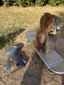 Foto: Spielgerät fällt auseinander - Verletzungsgefahr durch scharfe Kanten 