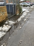 Foto: Eingang voll Regenwasser  