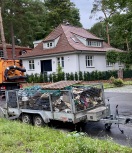 Foto: Hänger mit Baumüll 