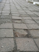 Foto: Beseitigung von Stolperkanten an fehlenden Bordsteinkanten 