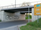 Foto: Beseitigung von großflächigen Graffiti in Bahnunterführung L 57 zur Wahrung des Ortsbildes erforderlich 