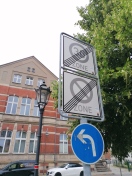 Foto: Ergänzung des Zwingpfeile Liebknechtstraße mit "Rad frei"  