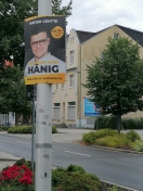 Foto: Fehlende Entfernung von FDP-Wahlplakaten in der Bahnhofstraße  