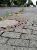 Foto: Fehlende Hinweisbeschilderung auf massive Radwegschäden in der Briesker Straße  