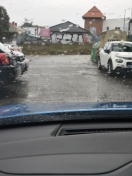 Foto: Wiederholte Behinderung durch Falschparker – kein Durchkommen für Rettungsfahrzeuge 