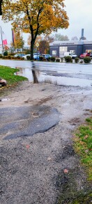 Foto: Wassersammlung nach Niederschlag  