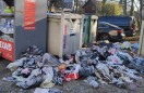 Foto: vermüllte Kleidercontainer  