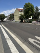 Foto: Kaum noch vorhandene Fahrbahnmarkierung  