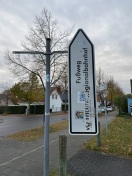 Foto: Schild hat sich gelöst  