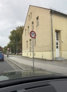 Foto: Sinnfreies Verkehrsschild kurz vor der Hauptstraße Haag 