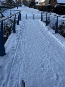 Foto: Fußgängerbrücke seit Tagen nicht geräumt! 