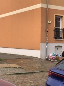Foto: Abfall auf Gehweg 