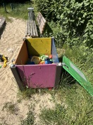 Foto: Spielkiste Wildrosenstrasse defekt 