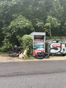 Foto: Zunehmende Vermüllung an den Glascontainern 