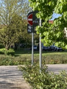 Foto: Nicht einzusehendes Verkehrsschild 