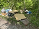 Foto: Müllablage im Wald  