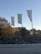 Foto: Fahnen am Kreisel  