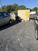Foto: Kleidung wild verstreut 