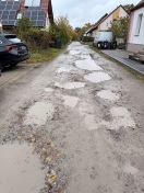 Foto: Tiefe Löcher in der Straße  
