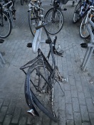 Foto: Fahrradleiche am Bahnhof 