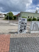 Foto: Hakenkreuz + NS-Gruß 