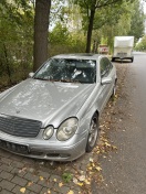 Foto: Seit einem Jahr abgemeldetes Fahrzeug im Parkbereich 