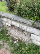 Rüdersdorf bei Berlin: Großes Stück aus Mauer fehlt  Foto: Großes Stück aus Mauer fehlt