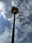 Foto: Straßenlaterne leuchtet dauerhaft  