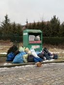 Foto: Ablagerung von Textilmüll  