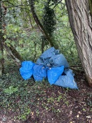 Foto: Blaue Müllsäcke 
