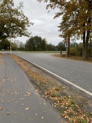 Foto: Aufstellung eines Spiegels an der Kreuzung Glasower Damm/ Blankenfelder Weg 