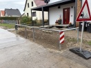 Foto: Mulde und Geländer im öffentlichen Bereich  