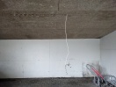 Foto: herausgerissenes Kabel im Parkhaus im Bereich Radparkplätze 