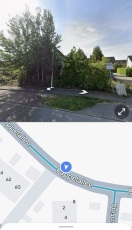 Foto: Auto auf dem Grünstreifen 