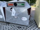 Foto: Beschriftung löst sich von Glascontainer 