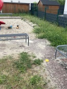 Foto: Zu hohes Gras Spielplatz 