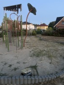 Foto: Verwucherte Sandkiste 