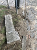 Foto: Bordstein kaputt 