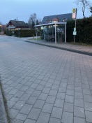 Foto: Beschmierte Bushaltestelle - bitte reinigen  
